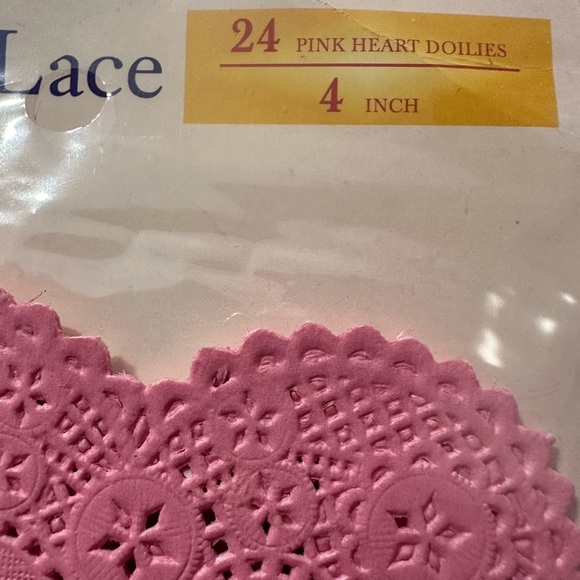 NWT Pink Paper Heart Doilies 4" 24ct Royal LACE paper
Hearts - Picture 2 of 5